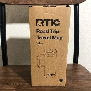 RTIC 20oz Road Trip Travel Mug Navy 18/8 Stainless Steel